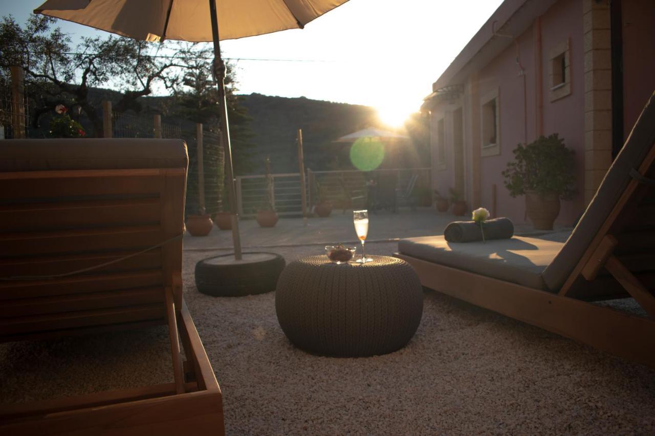 House Of Harmony Villa Kamisianá Екстериор снимка