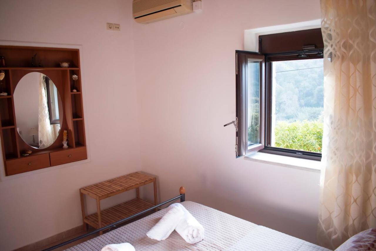 House Of Harmony Villa Kamisianá Екстериор снимка
