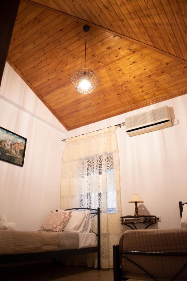 House Of Harmony Villa Kamisianá Екстериор снимка