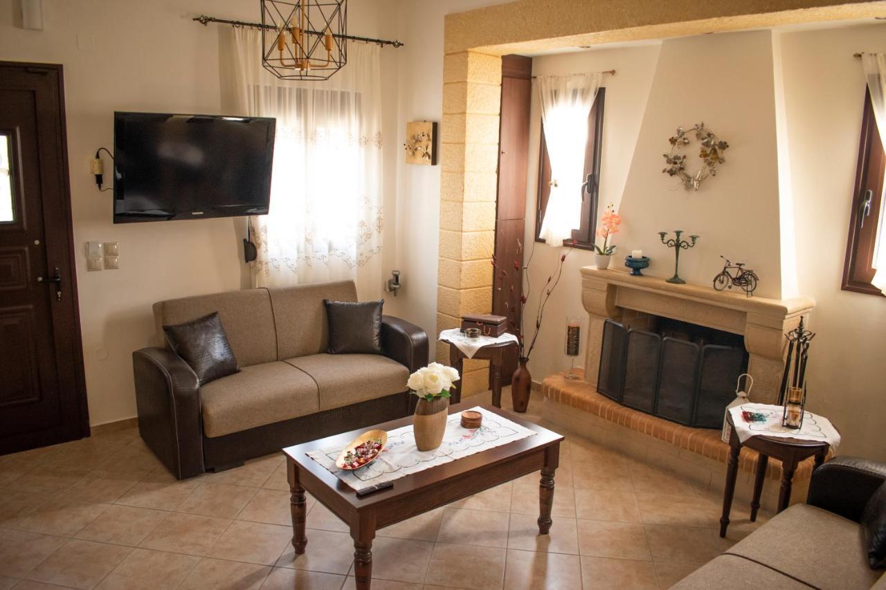 House Of Harmony Villa Kamisianá Екстериор снимка
