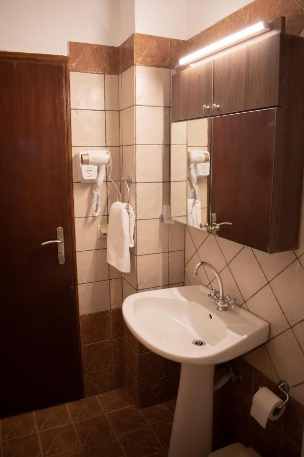 House Of Harmony Villa Kamisianá Екстериор снимка